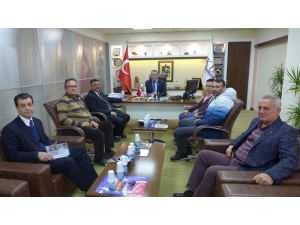 Esnaf Odasının Yeni Yönetimi Kuşadası Ticaret Odası’nı Ziyaret Etti