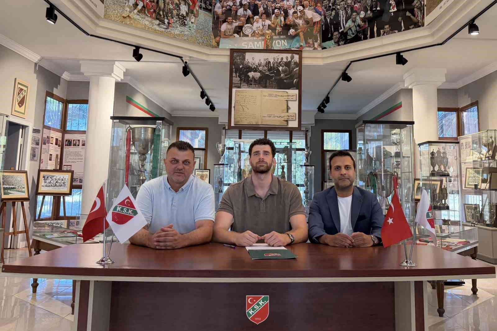 karsiyaka-basketbol-hakan-sayili-yi-kadrosuna-katti