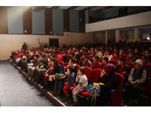 Mardin’de ‘Çocuk Gülerse Şehir Güler’ Tiyatrosu