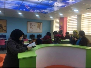 Çavdarhisar Ortaokulu’na Kütüphane