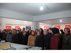 Domaniç Ak Parti İlçe Kadın Kolları Başkanlığı’na Ergül Yiğit Seçildi