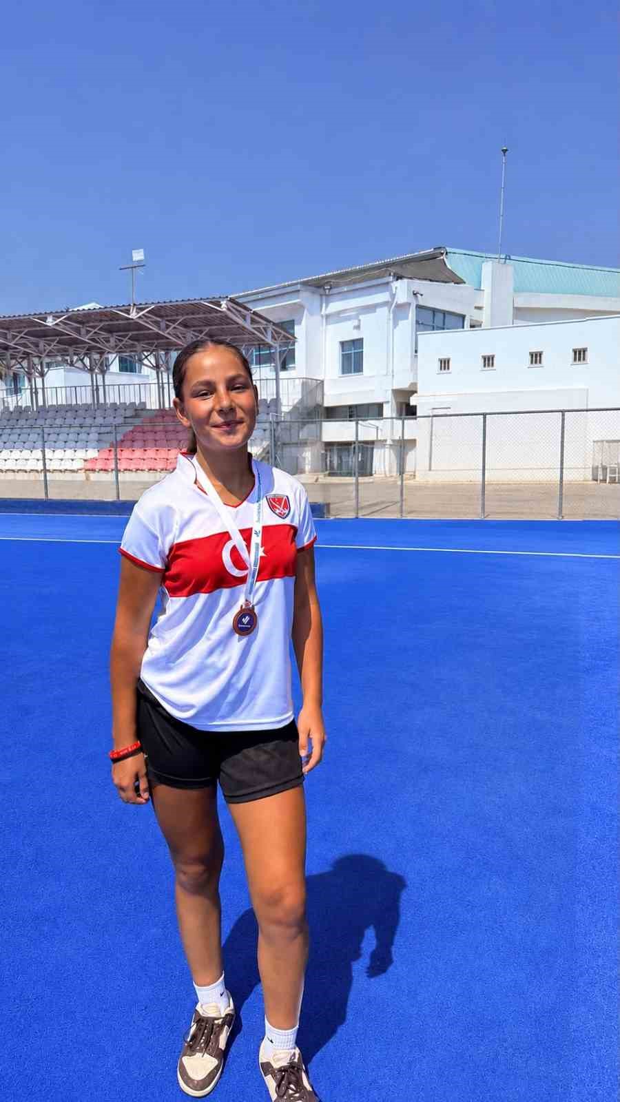 muglali-hokey-milli-oyuncu-avrupa-ucuncusu-oldu