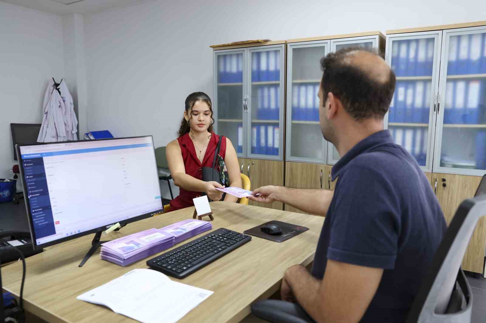 mersin-buyuksehir-belediyesinden-universitelilere-30-bin-tl-ye-kadar-ogrenim-yardimi