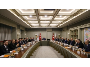 Cumhurbaşkanı Erdoğan, Uyum Komisyonu Üyeleriyle Bir Araya Geldi