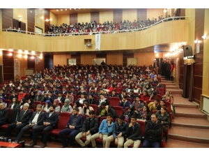 Öğrencilere ‘Başarıya Gülümse’ Konferansı