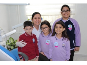 Diş Polikliğine Başvuran Çocuklara Üstün Cesaret Madalyası