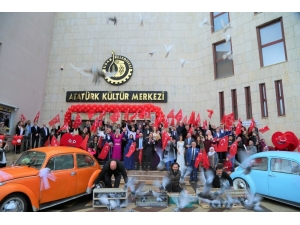 Uşak’ta Afrin Mesajlı Sevgililer Günü Etkinliği