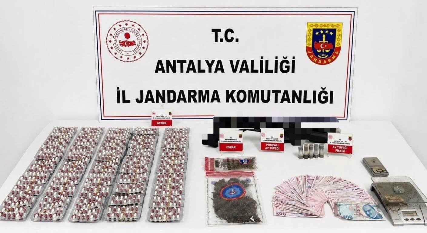 antalya-da-iki-ilcede-uyusturucu-operasyonu-6-8-kilo-skunk-ele-gecirildi