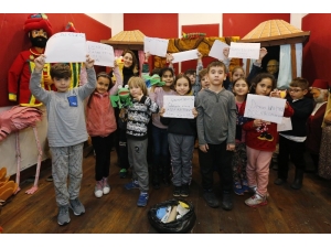 Neşeli Kuklalar Çocuklarla Buluşuyor