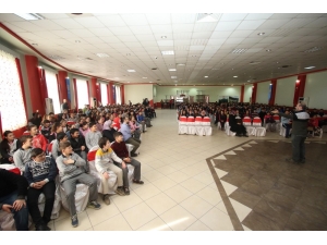 Erdem Uygan Konferansına Yoğun İlgi