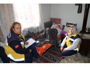 Burhaniye’de ‘Yalnız Değilsiniz’ Ekibi İşbaşında