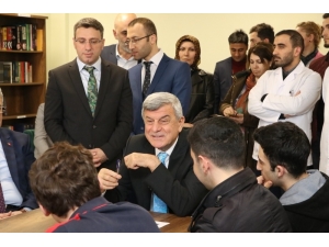 Başkan Karaosmanoğlu Öğrencilerle Buluştu