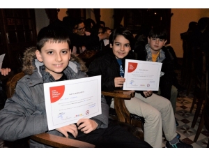 İlgili Babalara Çocuklarından Sertifika