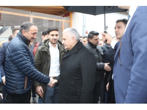 Başbakan Yıldırım, Cuma Namazını Münih Merkez Camii’nde Kıldı