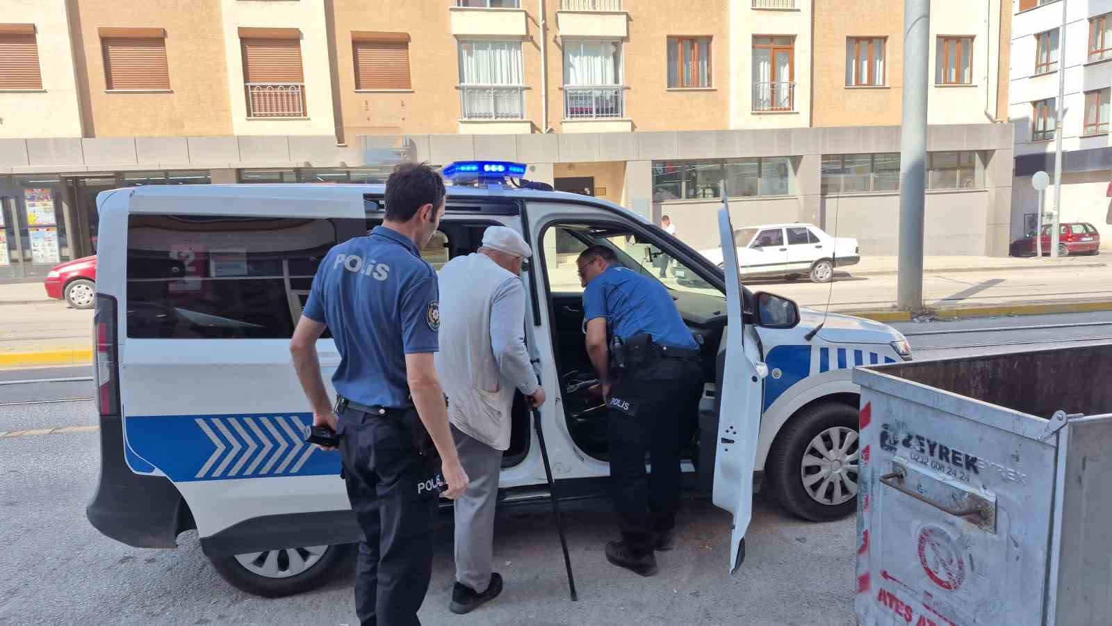 yasli-adam-1-milyon-tl-dolandirilmaktan-son-anda-kurtarildi