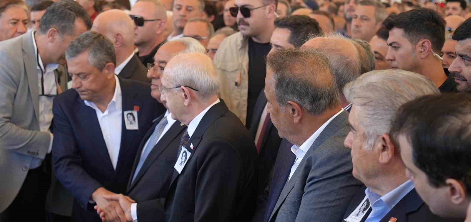 eski-chp-genel-baskani-deniz-baykal-in-esi-olcay-baykal-topraga-verildi