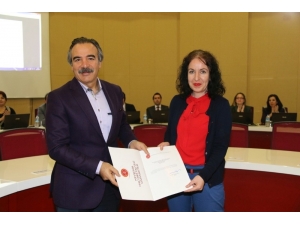 Rektör Bağlı, Akademik Yükseliş Gösteren Öğretim Üyelerini Tebrik Etti