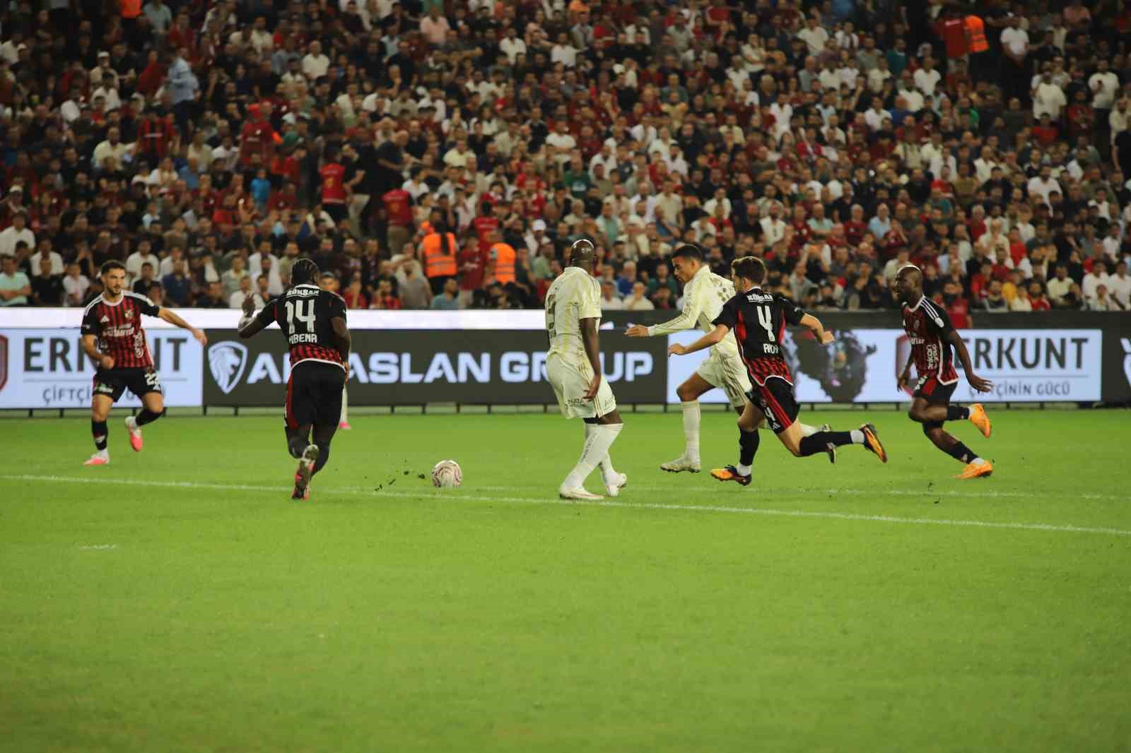 trendyol-super-lig-gaziantep-fk-0-fenerbahce-0-mac-devam-ediyor