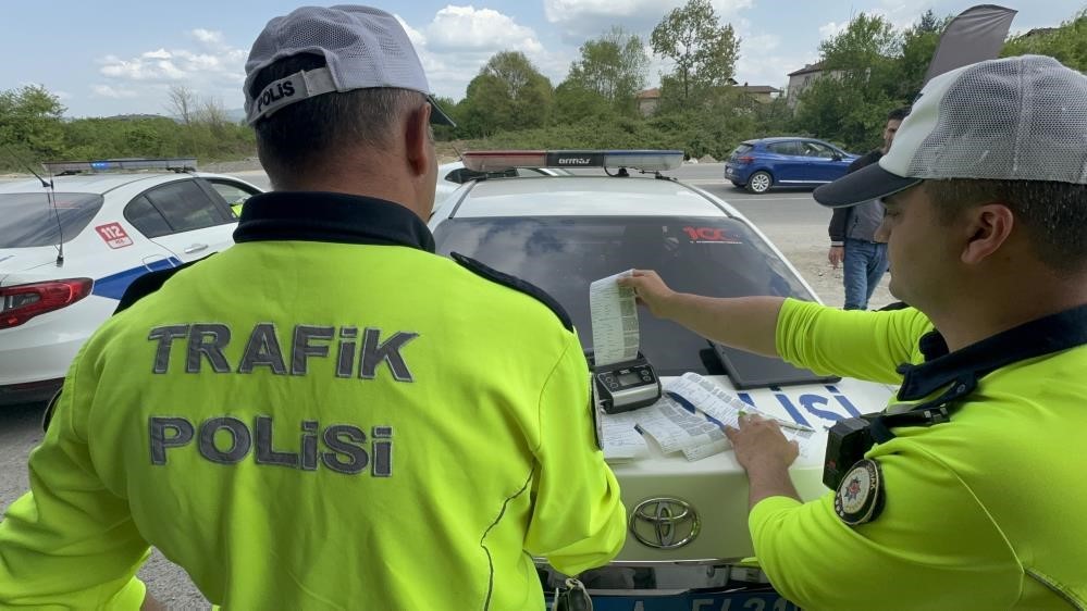 duzce-de-bin-178-arac-surucusune-ceza-cezai-islem-uygulandi