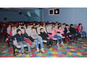 Köyde Yaşayan 3 Bin Çocuk İlk Kez Sinema İzleyecek