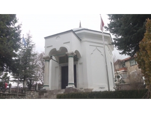 3 Kuşaktır Hayme Ana’ya Türbedarlık Yapıyorlar