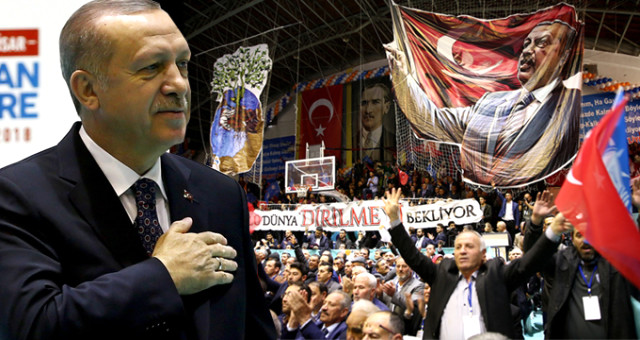 Erdoğan Konuşurken Ak Partililerin Yaptığı Koreografi Dikkat Çekti