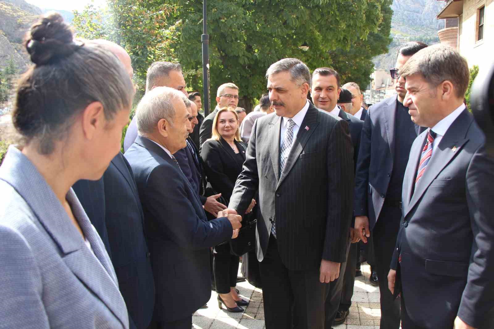 bakan-ciftci-uc-ulkeye-gidecegini-acikladi-organize-suc-orgutleri-peslerini-birakacagimizi-zannetmesin