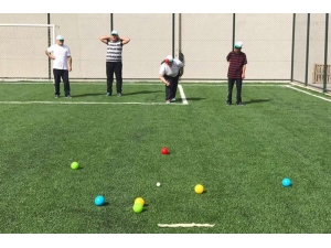 Bocce İle Spor Yaparken Eğleniyorlar