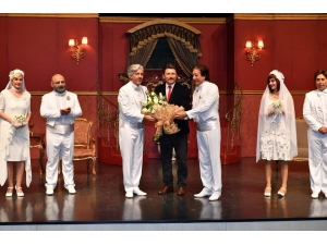 Marko Paşa Ayakta Alkışlandı