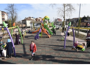 Tekkeköy’de Parklar Cıvıl Cıvıl