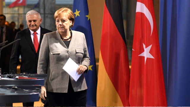 Başbakan Yıldırım, Merkel'e Fetö'cü Teröristlerin Listesini Verdi