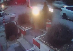 Büfenin Bahçesine Uçan Araç Can Aldı