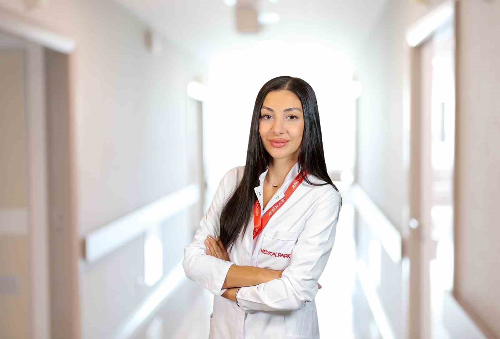 op-dr-ogur-gebelikte-yuzme-guvenli-ancak-her-anne-adayi-icin-uygun-olmayabilir