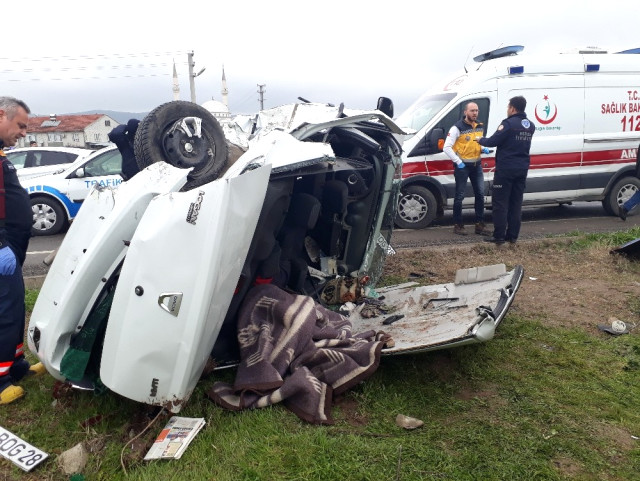 Bursa'da Kontrolü Kaybeden Sürücü Dehşet Saçtı: 1 Ölü, 3 Yaralı