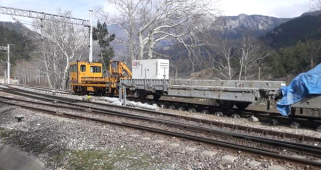 Adana'da Demiryolu Tünelinde İskele Devrildi: 1 Ölü, 2 Yaralı