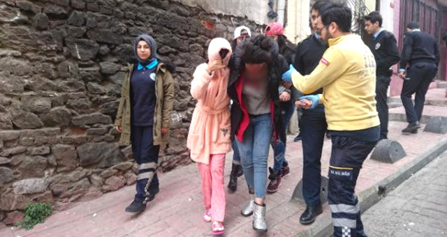 Tatil Yapmak İçin İstanbul'a Gelen Faslı Kadına, Apartman Boşluğunda Bıçaklı Saldırı