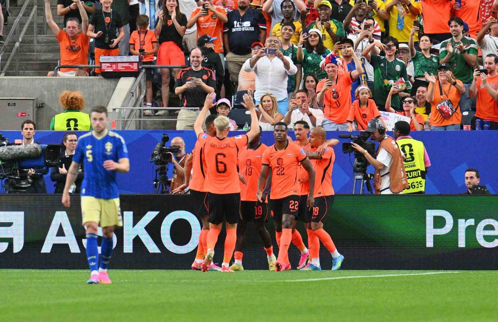 fifa-2026-dunya-kupasi-hollanda-5-isvec-1