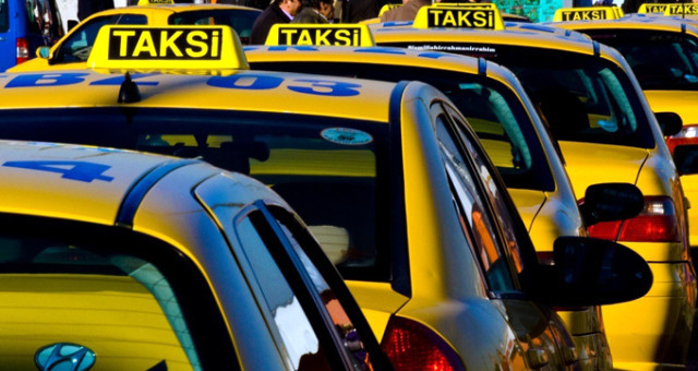Müşterilerine İstanbul Turu Attıran Taksici: Köprü Çıkışını Kaçırmışım