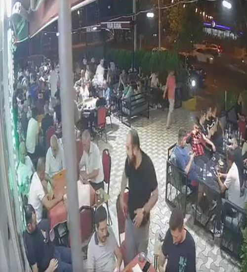 diyarbakir-da-aracin-yayaya-carpma-ani-guvenlik-kamerasina-yansidi