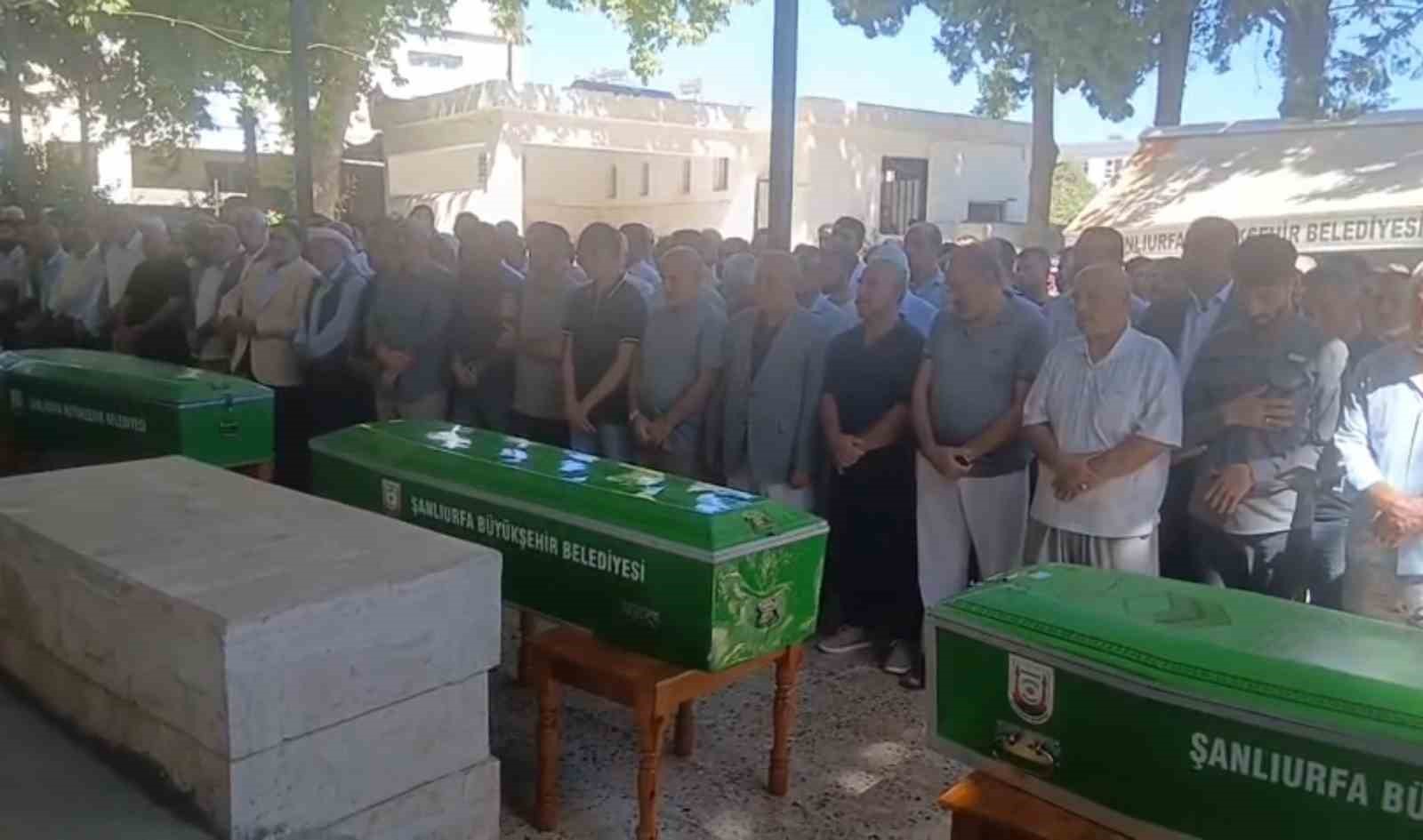 kazada-olen-ayni-aileden-4-kisi-defnedildi