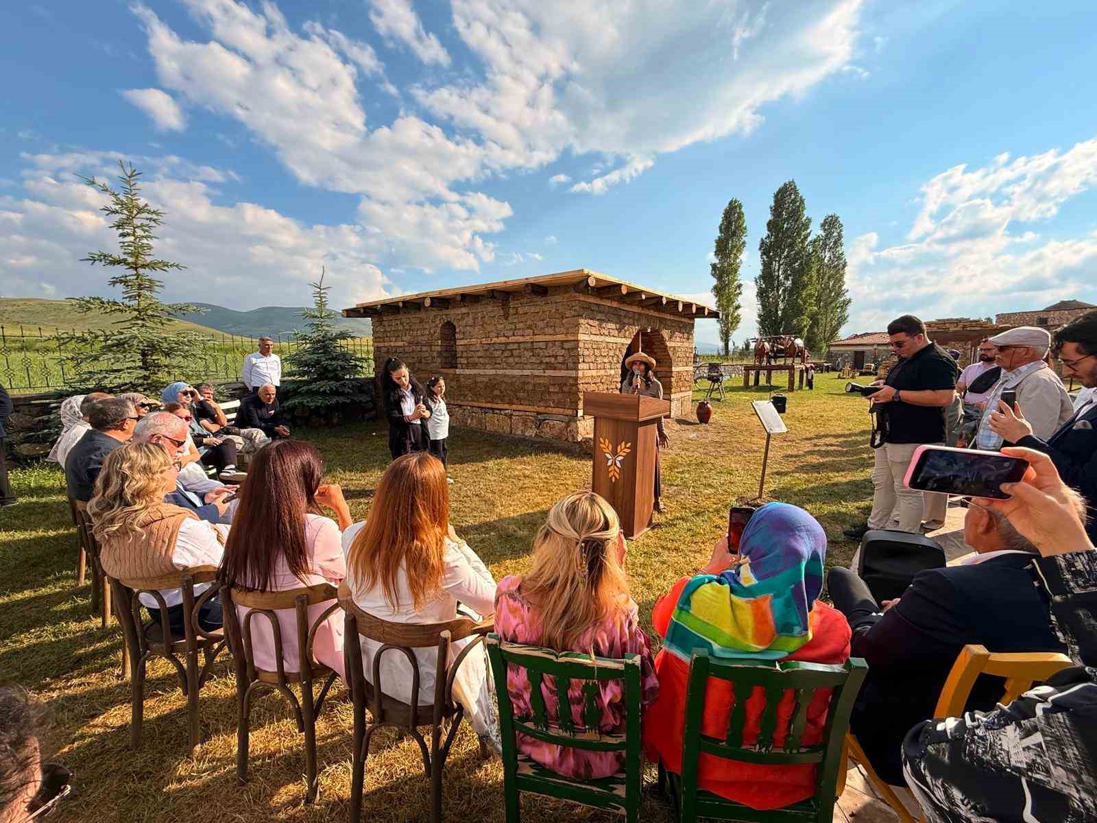 yeniden-galif-projesi-sanatseverlerle-bulustu