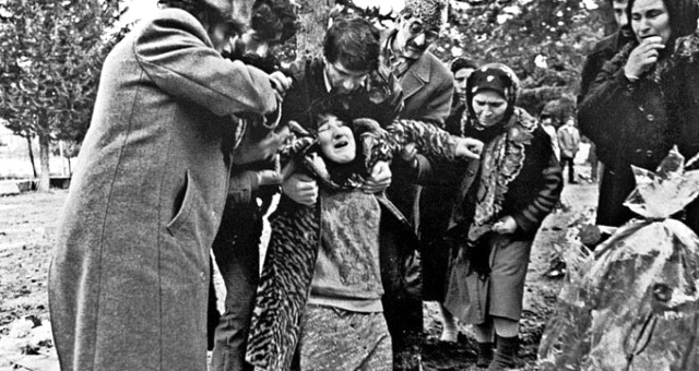 26 Yıl Geçti, Acısı Hala Taze! İnsanlık Tarihinde Kara Bir Leke: Hocalı Katliamında Neler Yaşandı?