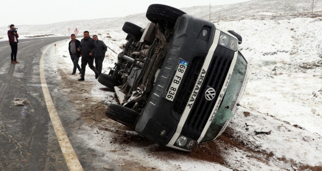 Öğrenci Servisi Devrildi: 18 Yaralı