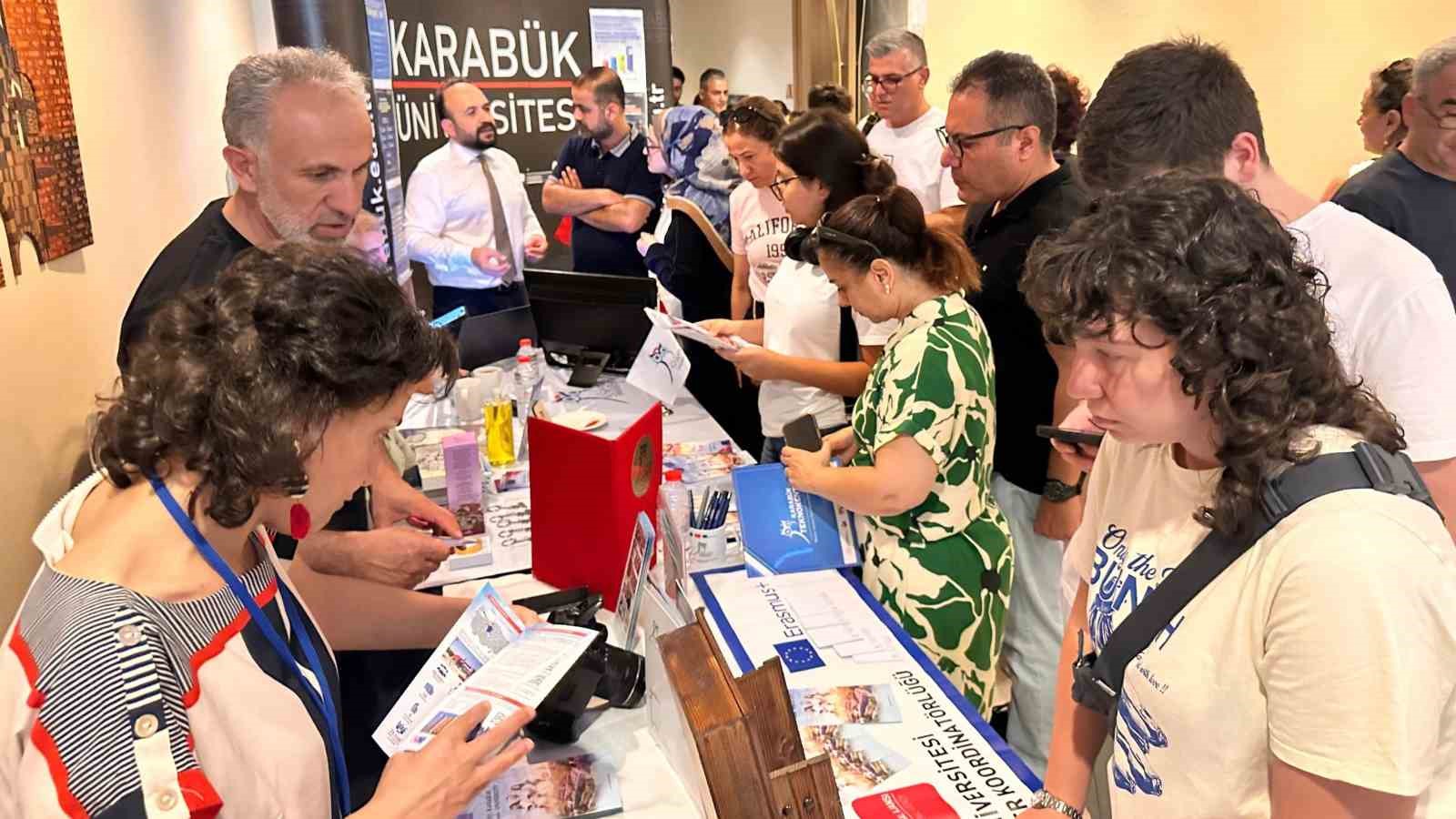 kbu-aday-ogrencilerle-mersin-de-bir-araya-geldi