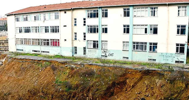 Şişli'de Toprak Kayması Yaşanan Okulda Bugün İtibarıyla Eğitim Sonlandırıldı