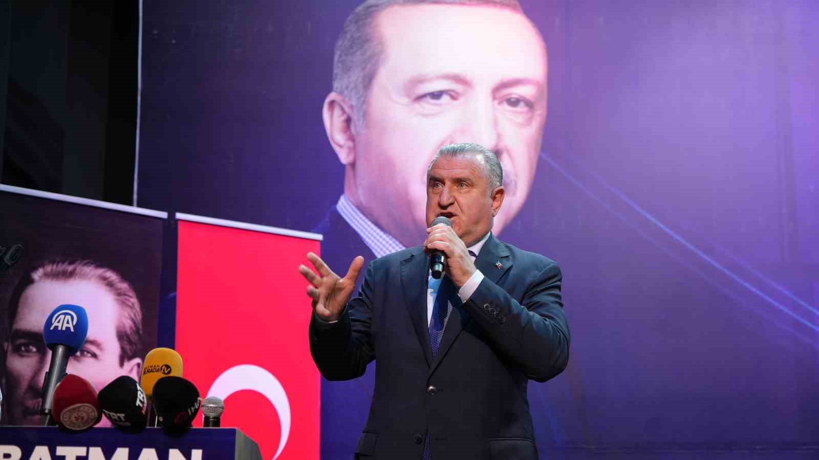 bakan-bak-her-sey-gencler-icin-batman-a-yatirimlarimiz-surecek
