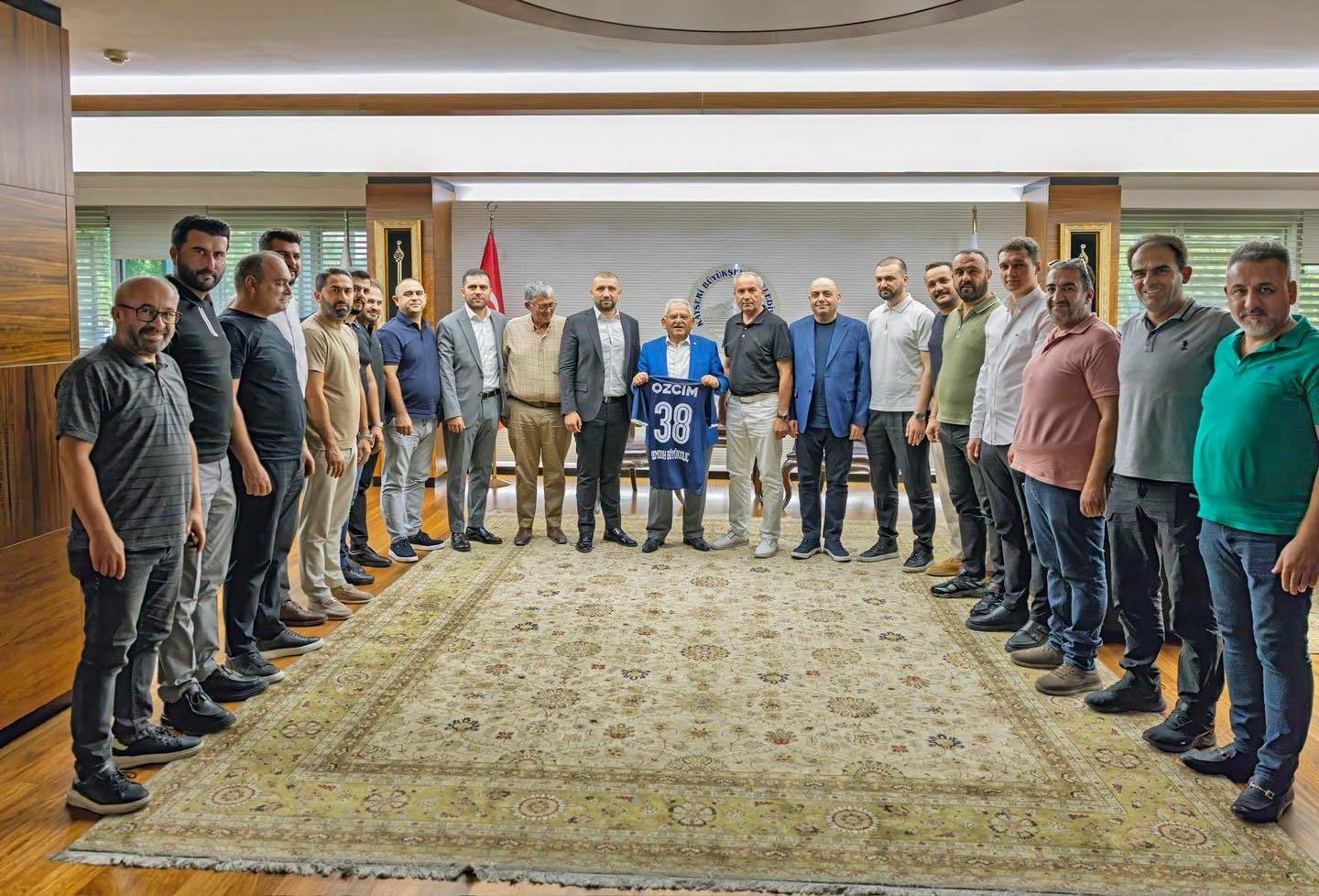 baskan-buyukkilic-erciyes-38-fk-yonetimini-agirladi