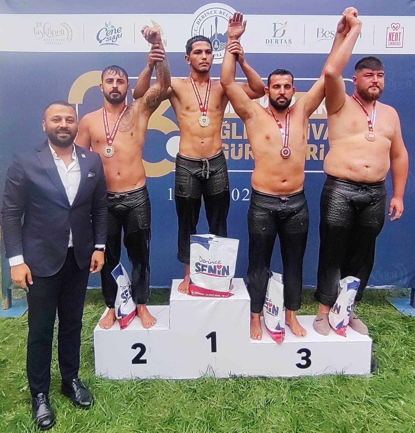 korfez-genclerbirligi-pehlivanlari-ishakcilar-da-madalya-kazandi