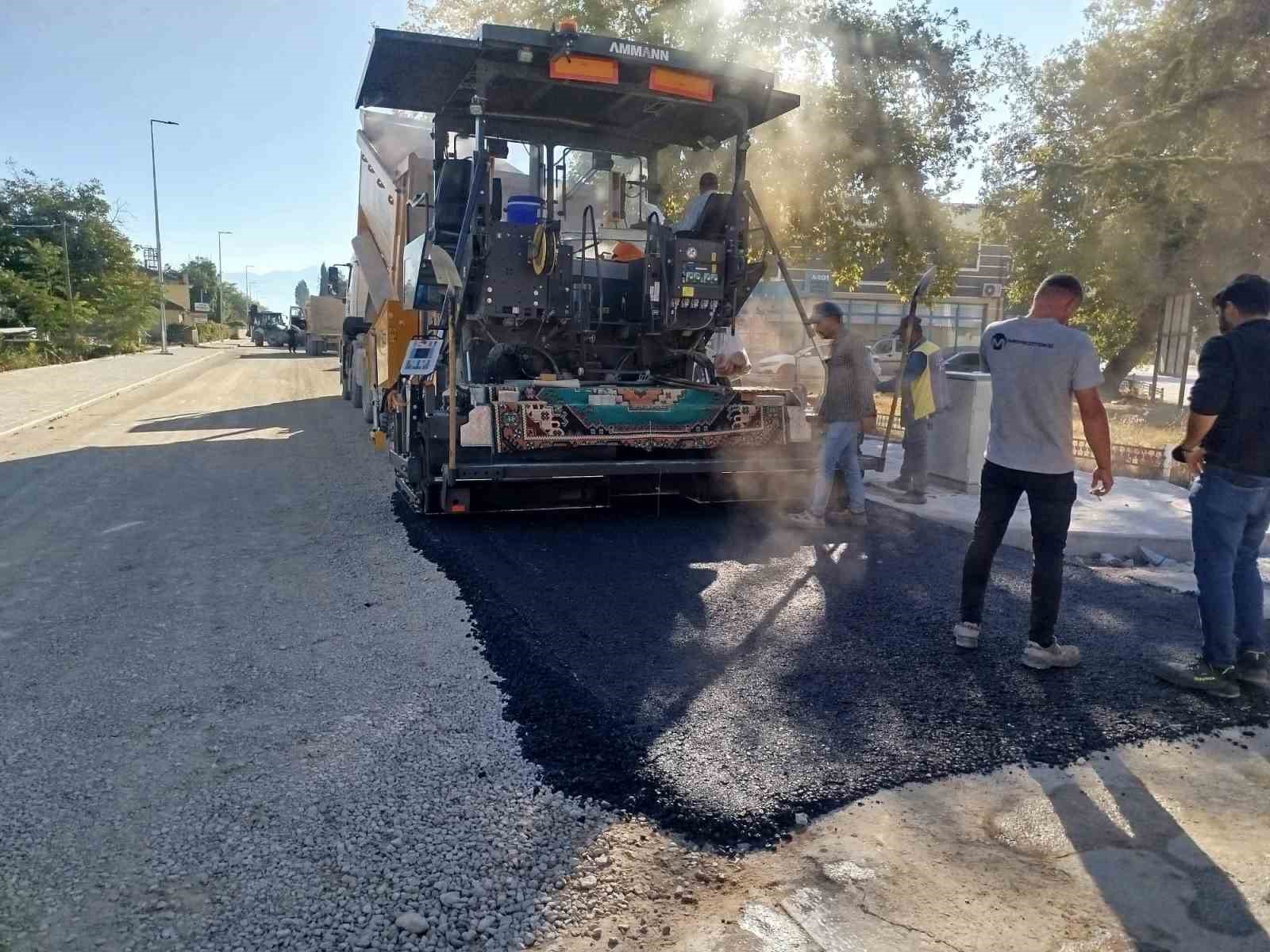 civril-de-20-yillik-bekleyisin-ardindan-yol-hizmete-acildi