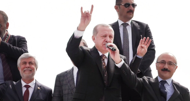 Cumhurbaşkanı Erdoğan'dan Bozkurt Işareti